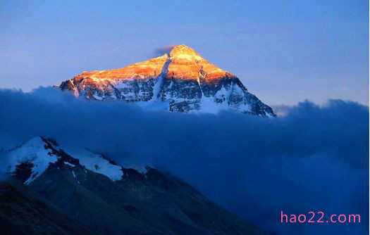 世界上最高的山峰 珠穆朗玛峰在1300万年前超过12000米 