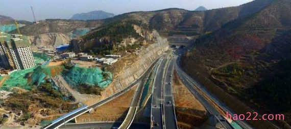 济南最大立交桥即将竣工 12条匝道复杂如迷宫! 