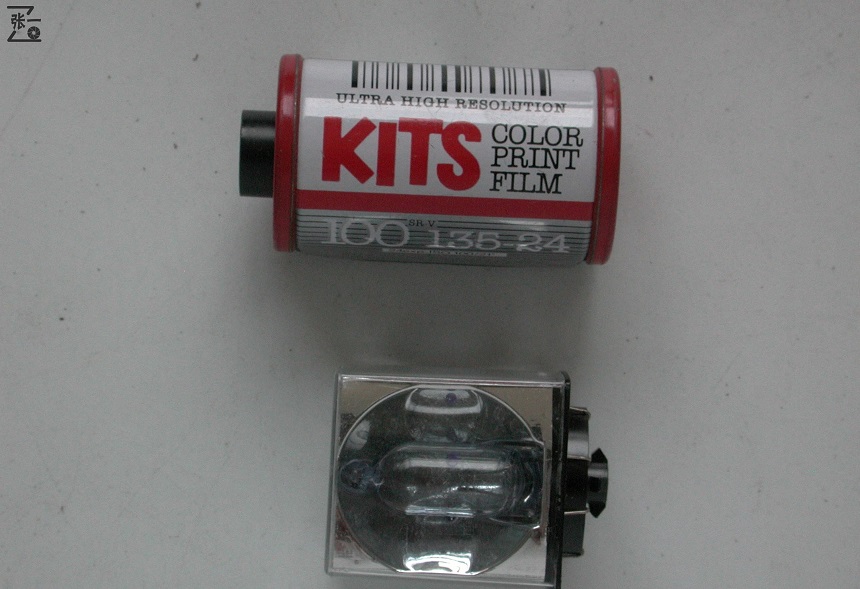柯达最后一款发条过片的旁轴相机：Kodak Motormatic 35R4