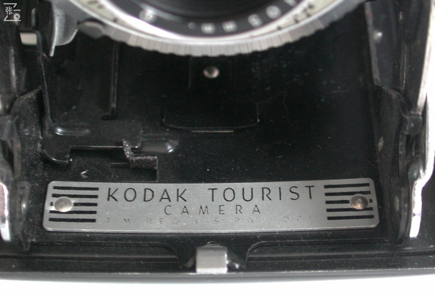 柯达最后一款发条过片的旁轴相机：Kodak Motormatic 35R4